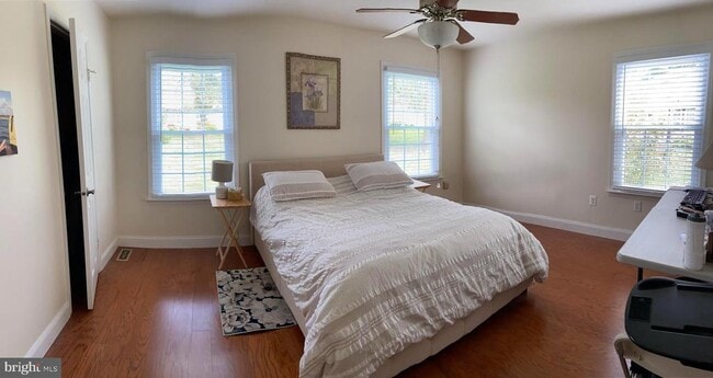 Photo - 8 Benjamin Franklin Dr