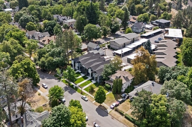 Photo - 2015 W 9th Ave