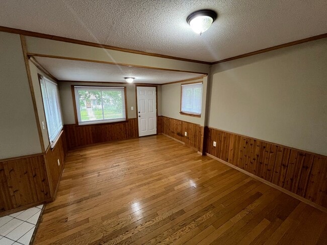 Photo - Gorgeous 2 Bedroom House with Massive Two Car Garage! Apply Today!