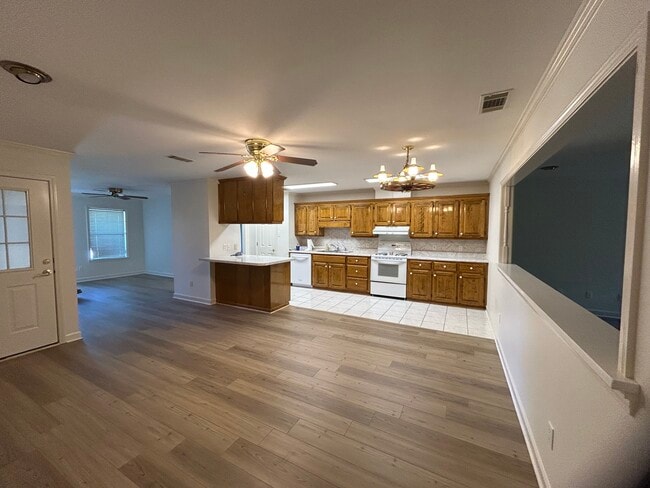 Photo - 101 Nemours Ct