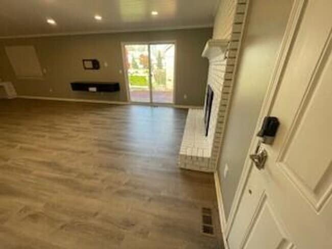 Photo - 27870 Reo Rd