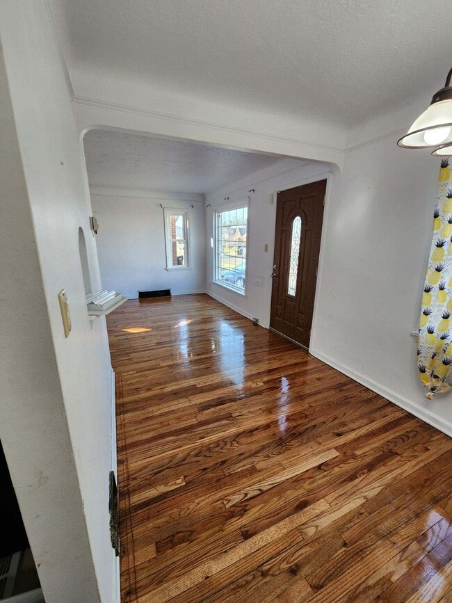 Photo - 7615 Ivandale Dr