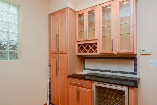 Photo - 1720 W Augusta Blvd Unit 1