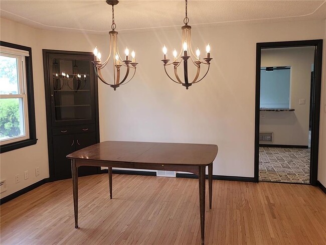 Photo - 6115 Colfax Ln S