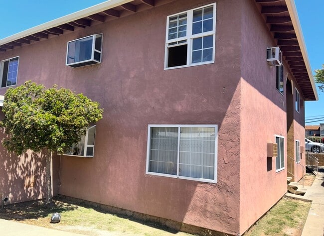 Building Photo - 2 bedrooms 1 bath apartment in El Cajon Unit 3