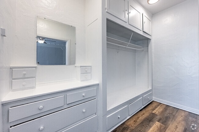 Studio - 450SF - Storage