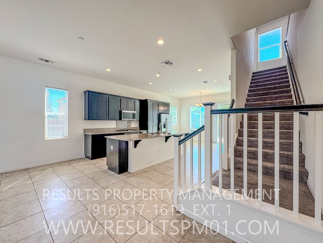Building Photo - Gorgeous upgraded Home! Spacious 4 bedroom...