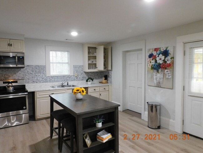 Photo - 3 Bedroom/2 Bath Ready Home
