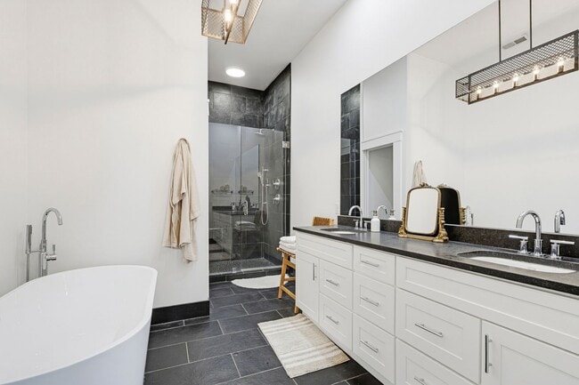 Photo - Luxury Downtown Home