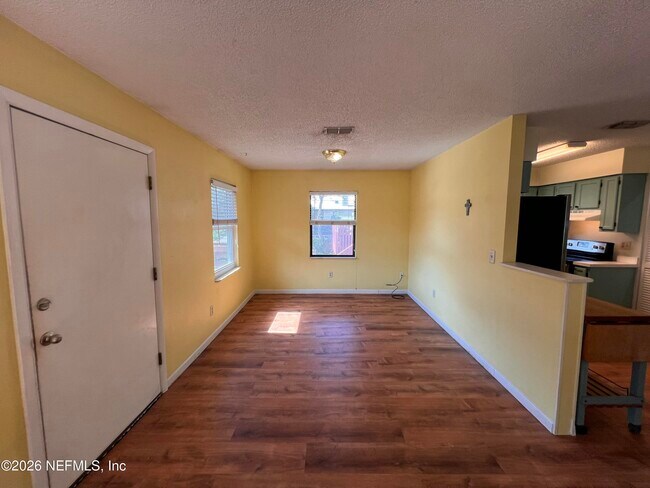 Photo - 17 Lisbon St