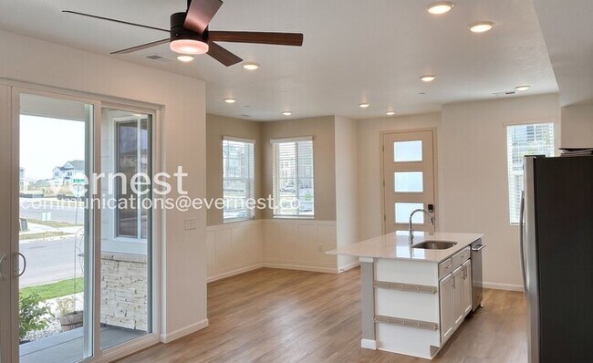 Photo - 1364 Penner Dr