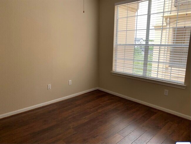 Photo - 7575 Kirby Dr Unit 2315