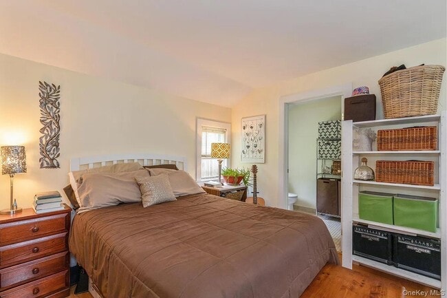 Photo - 560 Pacific St