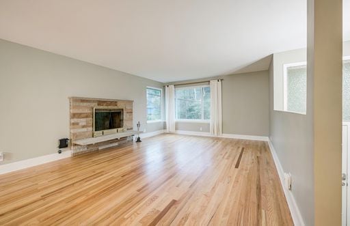 Photo - Beautiful 4 Bedroom Home in Matthews Beach AVAILABLE NOW!