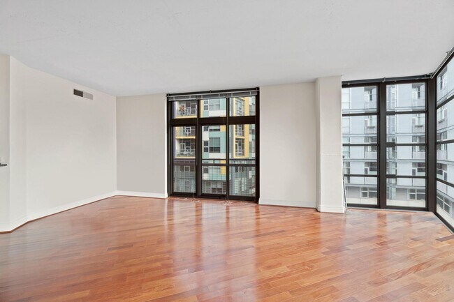 Photo - 2120 Vermont Ave NW