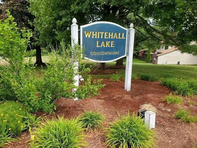 Building Photo - 13 Adams Ct Unit 13