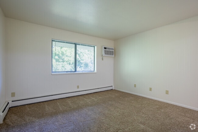 1BR, 1BA - 500SF - Living Room