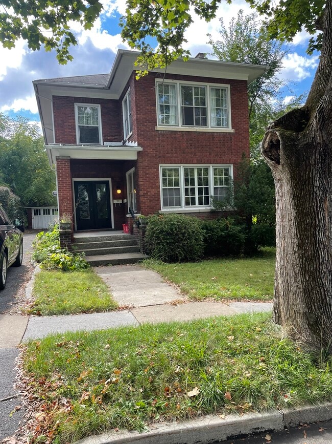 Photo - 306 S Gill St