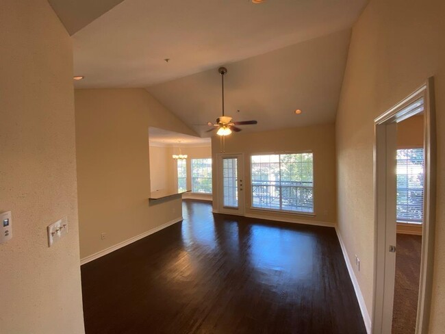 Photo - 2350 Westcreek Ln Apartamento Unidad 1212