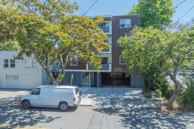 Primary - 2252 Parker Street