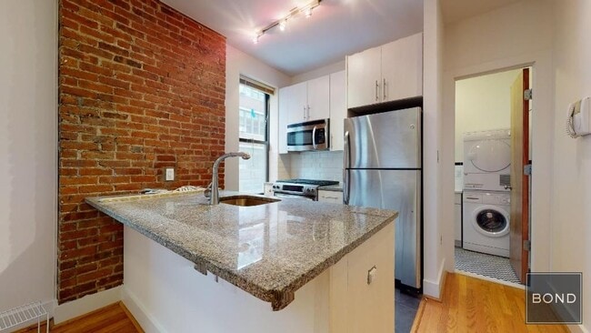Building Photo - 129 E 97th St Unit 3B Rental