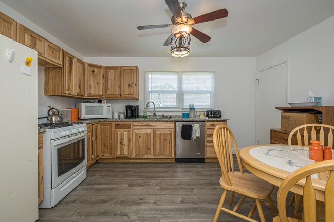 Photo - 1002 Hot Springs Ave