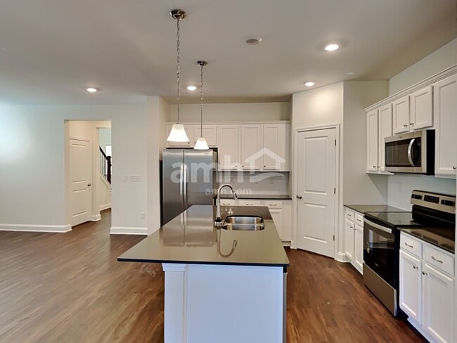 Photo - 551 Rivermist Dr