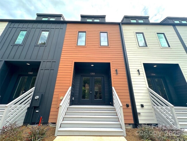 Building Photo - 1358 Briar Creek Rd