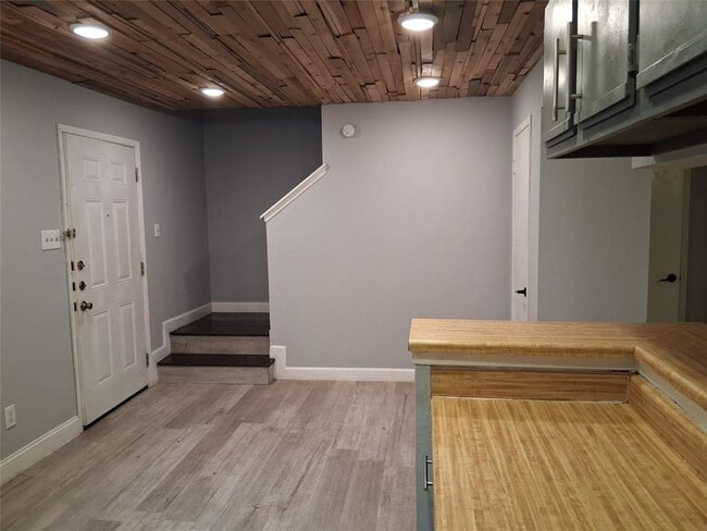 Photo - 2807 W Slaughter Ln