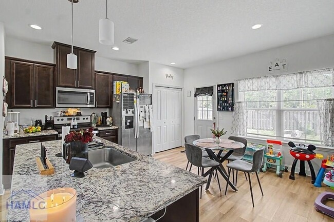 Photo - 881 Grayson Ave