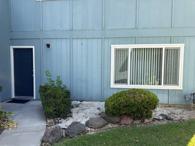 Photo - Updated Knollwood Condo with Community Pool