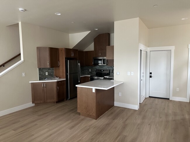 kitchen - 335 Russell Blvd