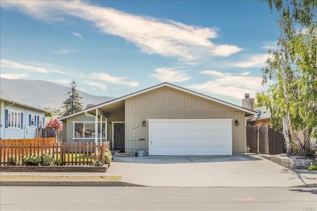 Building Photo - Spacious 3-Bedroom by Meadow Park with Lar... Rental