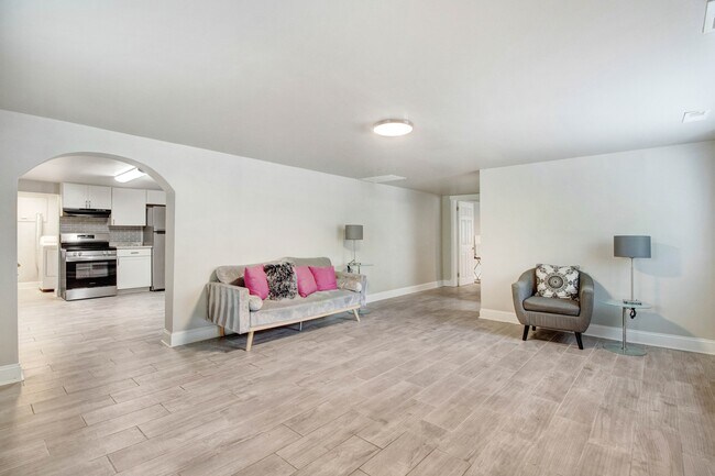 105 Pineland Cir