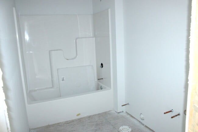 Photo - 109 E Division St