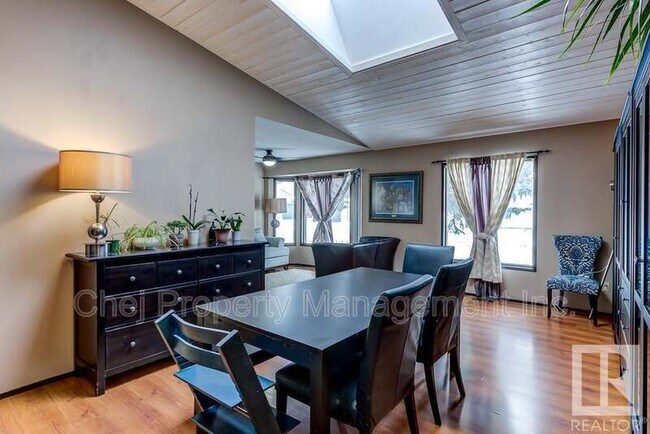 Photo - 8523-8189 189 St NW