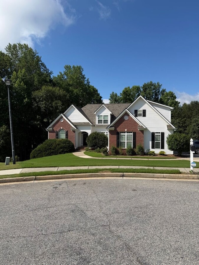Spacious 6BR Home with Finished Basement in Fayetteville - Spacious 6BR Home with Finished Basement in Fayetteville