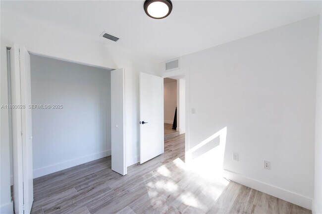 Photo - 764 NW 36th Ave Unidad 1