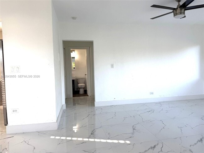 Building Photo - 1738 Marseille Dr Unit 4