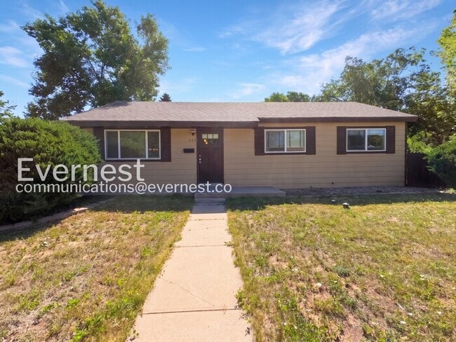 Building Photo - 226 Columbine Ct