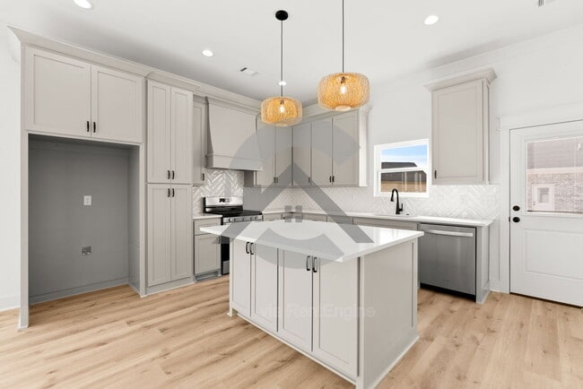 Photo - 10 Dragonfly Cv