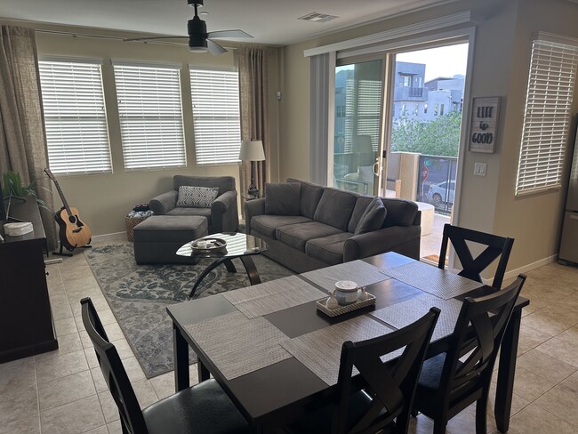 Building Photo - 11257 Rainbow Peak Ave Unit 201