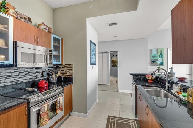 Building Photo - 2775 NE 187th St Rental