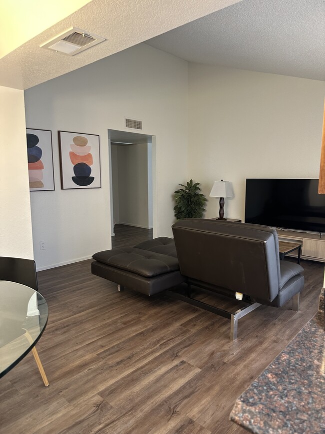 Building Photo - 10610 S 48th St Unit Desert Foothills Villa