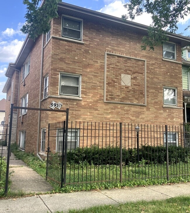 Photo - 5910 W Huron St Casa