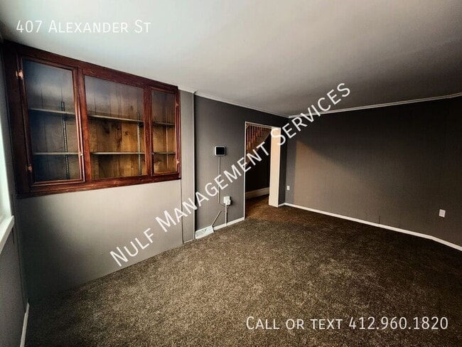 Photo - 407 Alexander St