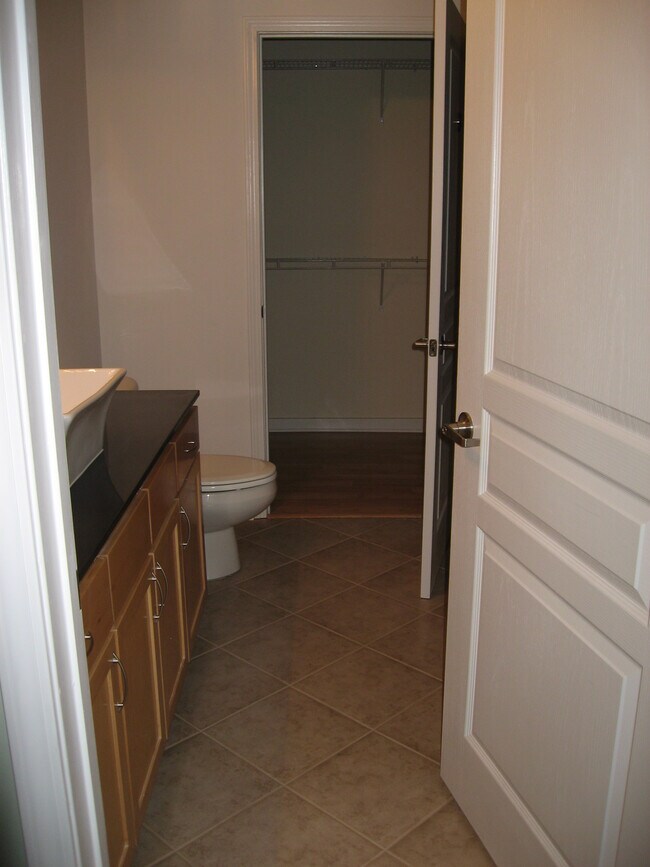 Photo - 3000 Vanderbilt Pl Unit 113