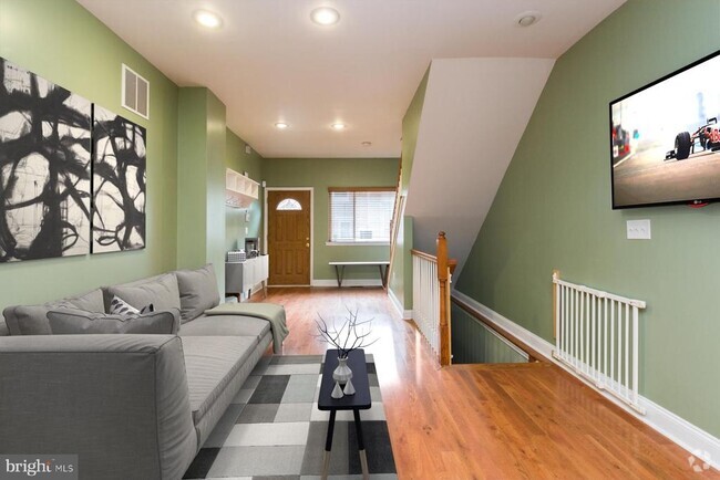 Building Photo - 1026 Dorrance St Rental