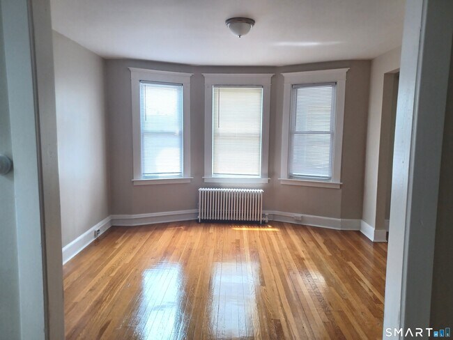 37 Fairfield St Unidad 2nd Floor