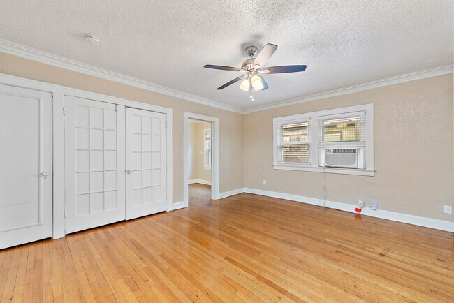 Photo - Brookside Plaza Apartments